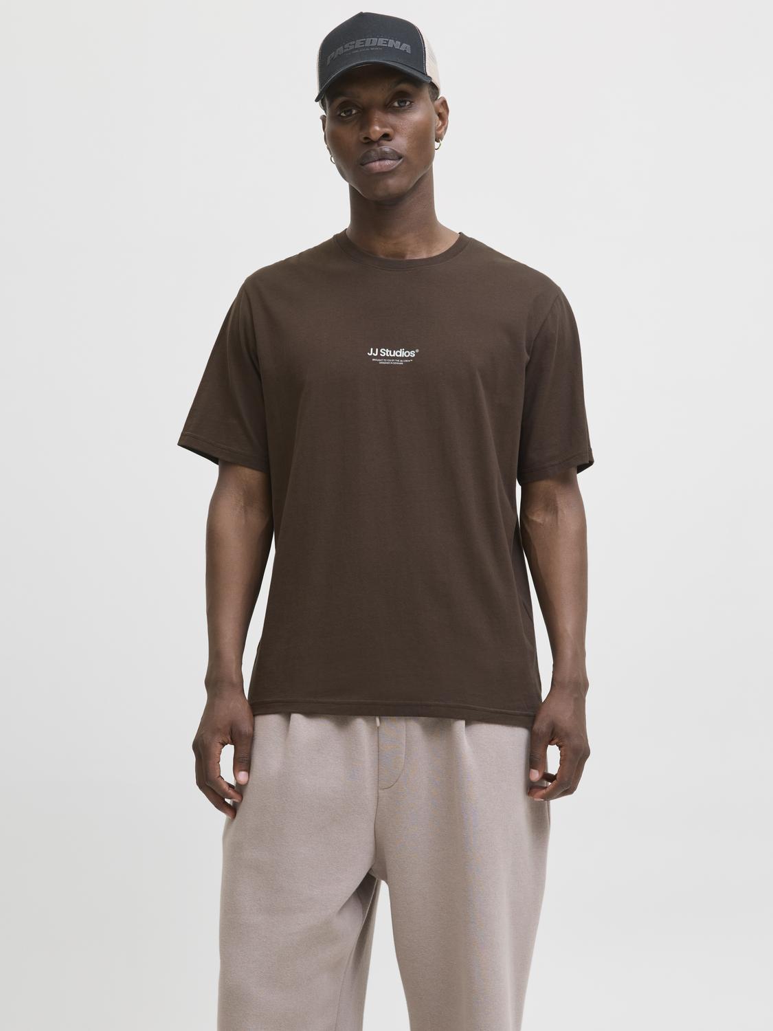 model_shot-front